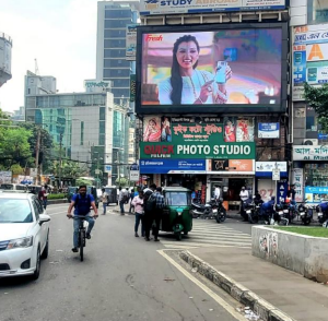 Gulshan Circle-2 (West Side): A Prime LED Advertising